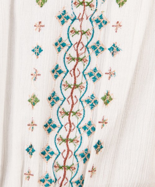 natural couture（ナチュラルクチュール）の「ジオメトリック刺繍楊柳ワンピース（ワンピース・レディース・ブルー/オフホワイト/ブラック・FREE）」の8枚目の写真