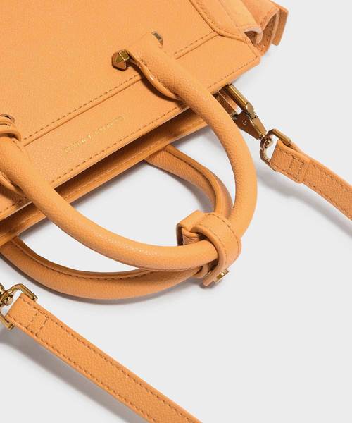 CHARLES & KEITH(チャールズ & キース)の「トップハンドルシティバッグ / TOP HANDLE CITY BAG(トートバッグ・レディース・ダークグリーン/マスタード/ピンク系その他/プラム/グレー系その他2・M)」の15枚目の写真