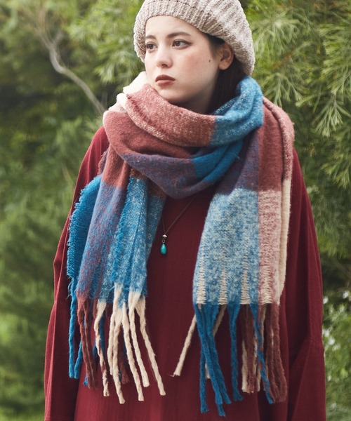 チャイハネ（チャイハネ）の「【チャイハネ】とろける肌ざわり チェック柄大判ショール（マフラー・レディース・グレー/レッド/イエロー/ブラック/オレンジ/グリーン/ベージュ/ホワイト/ダークブラウン/ブルー系その他/ターコイズブルー・FREE）」の8枚目の写真