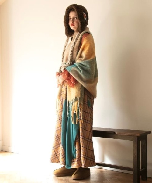 チャイハネ（チャイハネ）の「【チャイハネ】とろける肌ざわり チェック柄大判ショール（マフラー・レディース・グレー/レッド/イエロー/ブラック/オレンジ/グリーン/ベージュ/ホワイト/ダークブラウン/ブルー系その他/ターコイズブルー・FREE）」の14枚目の写真