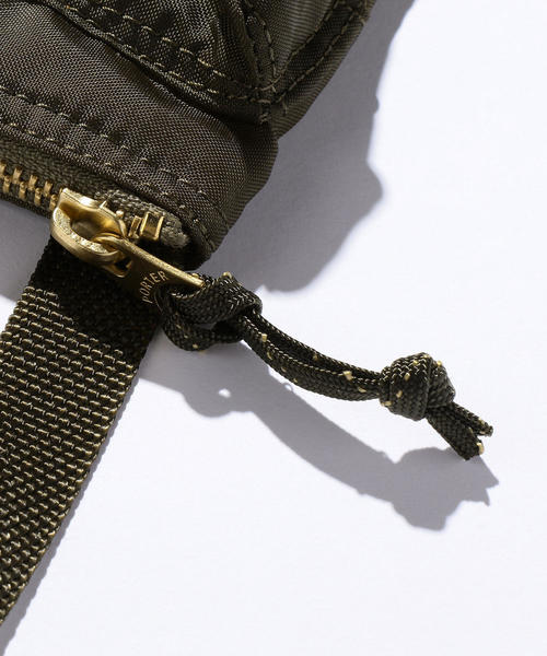PORTER（ポーター）の「＜PORTER（ポーター）＞ FORCE SHOULDER POUCH/ショルダーバッグ（ショルダーバッグ・メンズ・オリーブ/ブラック/ネイビー・FREE）」の4枚目の写真