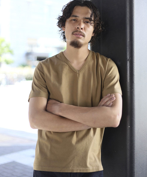 Denime（ドゥニーム）の「【MadeInJapan】BASIC CUTSEW/ベーシックカットソーVネックT（Tシャツ/カットソー・メンズ・オレンジ/ホワイト/ブラック/オリーブ/グレー/イエロー/サックスブルー/グリーン/杢グレー/ネイビー/カーキ/ライトブラウン・SMALL/MEDIUM/LARGE/X-SMALL/X-LARGE）」の5枚目の写真