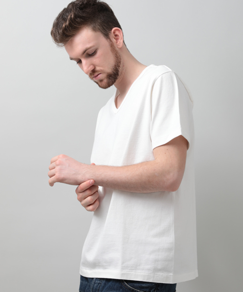 Denime（ドゥニーム）の「【MadeInJapan】BASIC CUTSEW/ベーシックカットソーVネックT（Tシャツ/カットソー・メンズ・オレンジ/ホワイト/ブラック/オリーブ/グレー/イエロー/サックスブルー/グリーン/杢グレー/ネイビー/カーキ/ライトブラウン・SMALL/MEDIUM/LARGE/X-SMALL/X-LARGE）」の19枚目の写真