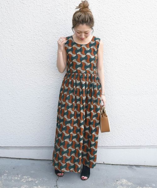 Khaju（カージュ）の「【別注】UHURU:バティックワンピース◇◇（ワンピース・レディース・ブラック/グリーン・ONE SIZE）」の5枚目の写真