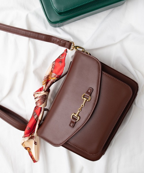 WEGO（ウィゴー）の「WEGO/【2点セット】スカーフ付きビットショルダーバッグ（ショルダーバッグ・レディース・ブラック/ダークブラウン/グリーン・FREE）」の2枚目の写真