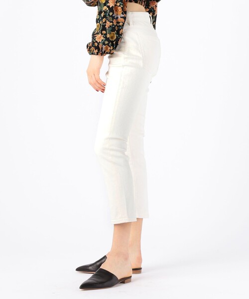 TOMORROWLAND (トゥモローランド)の「RED CARD TOKYO Anniversary Crop デニムテーパードパンツ(デニムパンツ・レディース・ホワイト・24/22/21/23/25)」の4枚目の写真