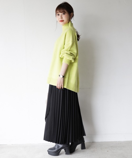 PAGEBOY（ページボーイ）の「ウールMIXバックスリットプルオーバー(ニット)（ニット/セーター・レディース・ブラック/オフホワイト/モカ/イエロー系その他/グレイッシュベージュ/レッド系その他3・FREE）」の21枚目の写真