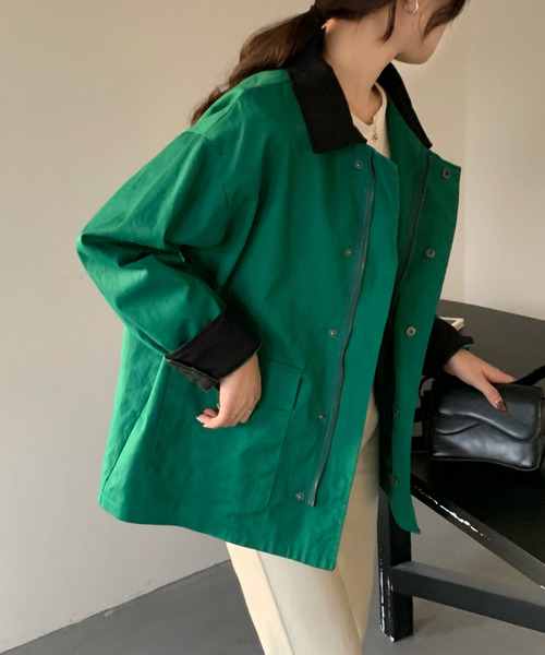 emi+（エミプラス）の「レディース 異素材ドッキング 配色ミリタリージャケット（ミリタリージャケット・レディース・グリーン/グレー/ブラウン/ブラック/ネイビー/ライトグリーン・FREE）」の16枚目の写真