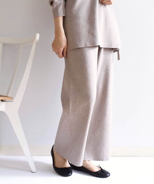 SHIPS Days(シップスデイズ)の「SHIPS Days:セミワイドニットパンツ◇(その他パンツ・レディース・ベージュ/ダークグレー・ONE SIZE)」の9枚目の写真