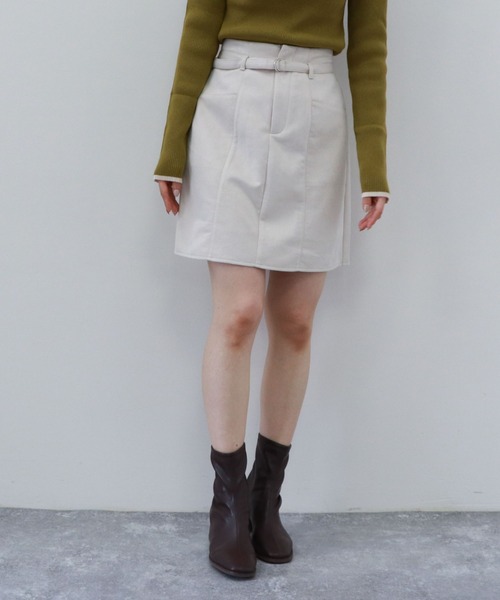 archives（アルシーヴ）の「スエードハイウエストスカート（スカート・レディース・ベージュ/グリーン/アイボリー・MEDIUM）」の2枚目の写真