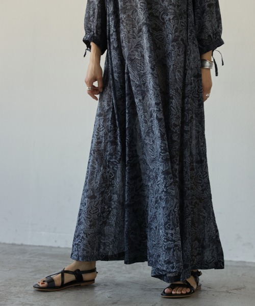 Auntie Rosa Holiday（アンティローザホリデー）の「花柄ロングフレアワンピース（ワンピース・レディース・ブラック/オフホワイト・FREE）」の13枚目の写真