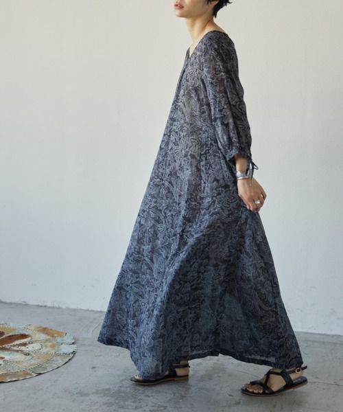 Auntie Rosa Holiday（アンティローザホリデー）の「花柄ロングフレアワンピース（ワンピース・レディース・ブラック/オフホワイト・FREE）」の7枚目の写真