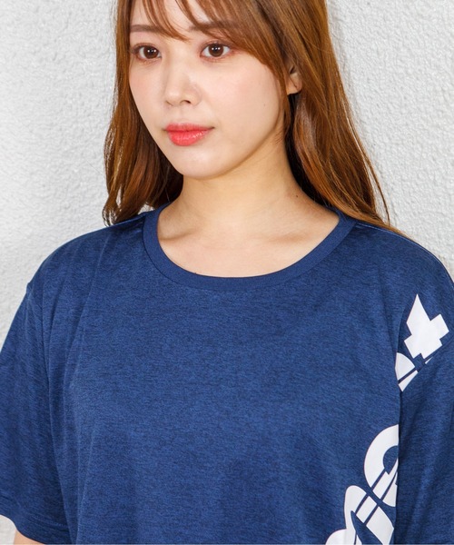 GGD(ジージーディー)の「カチオン天竺サイド切り替えビッグロゴTシャツ(Tシャツ/カットソー・レディース・グレー系その他/グレー/ネイビー系1/ネイビー系/ブラック・LL/L/M)」の19枚目の写真