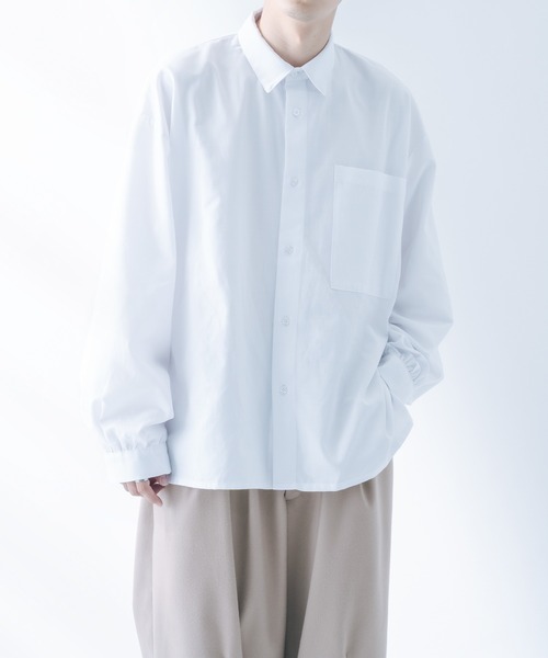 epnok（エプノック）の「サイドスリットオックスレギュラーシャツ（シャツ/ブラウス・メンズ・グレイッシュベージュ/オフホワイト・SMALL/MEDIUM/LARGE）」の2枚目の写真