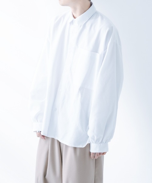 epnok（エプノック）の「サイドスリットオックスレギュラーシャツ（シャツ/ブラウス・メンズ・グレイッシュベージュ/オフホワイト・SMALL/MEDIUM/LARGE）」の5枚目の写真