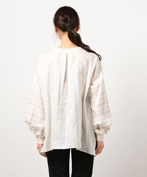 BDONNA（ビドンナ）の「カラミ風ドビーボーダー　ブラウス（シャツ/ブラウス・レディース・ネイビー/オフホワイト・MEDIUM）」の3枚目の写真