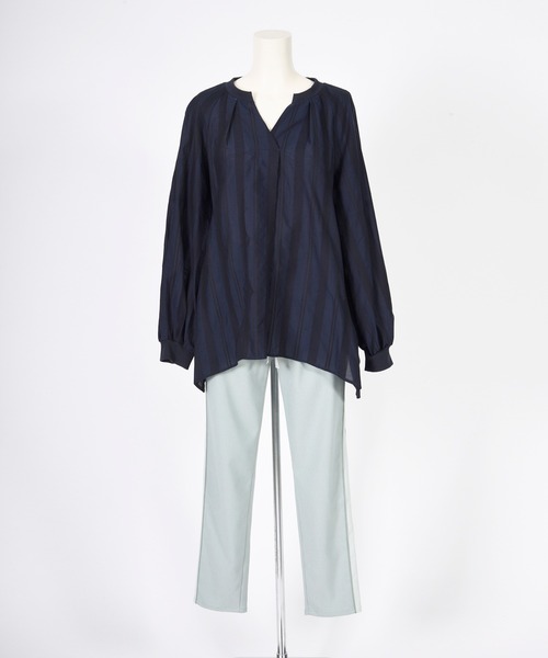 BDONNA（ビドンナ）の「カラミ風ドビーボーダー　ブラウス（シャツ/ブラウス・レディース・ネイビー/オフホワイト・MEDIUM）」の16枚目の写真