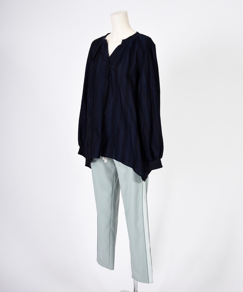 BDONNA（ビドンナ）の「カラミ風ドビーボーダー　ブラウス（シャツ/ブラウス・レディース・ネイビー/オフホワイト・MEDIUM）」の17枚目の写真