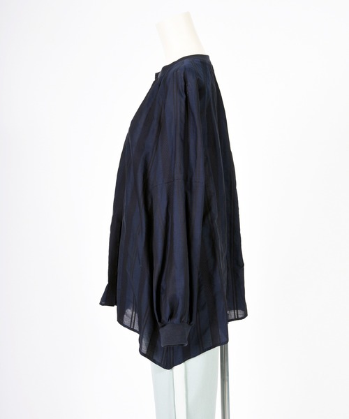 BDONNA（ビドンナ）の「カラミ風ドビーボーダー　ブラウス（シャツ/ブラウス・レディース・ネイビー/オフホワイト・MEDIUM）」の19枚目の写真