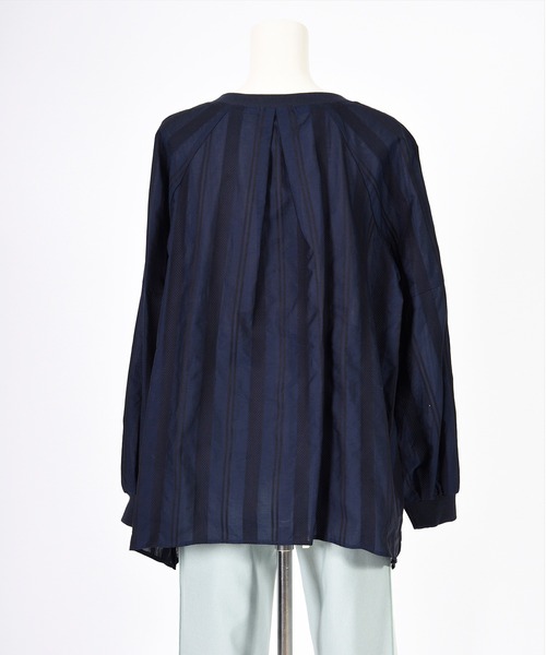 BDONNA（ビドンナ）の「カラミ風ドビーボーダー　ブラウス（シャツ/ブラウス・レディース・ネイビー/オフホワイト・MEDIUM）」の20枚目の写真