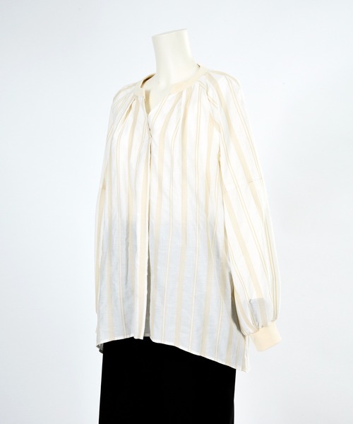 BDONNA（ビドンナ）の「カラミ風ドビーボーダー　ブラウス（シャツ/ブラウス・レディース・ネイビー/オフホワイト・MEDIUM）」の8枚目の写真