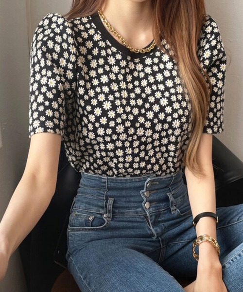 me+em select(ミームセレクト)の「マーガレットパフギャザースリーブトップス(Tシャツ/カットソー・レディース・ブルー/ブラック/ピンク/グリーン・FREE)」の3枚目の写真