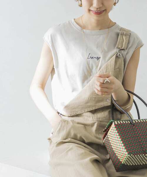 URBAN RESEARCH（アーバンリサーチ）の「『WEB限定』ロゴ刺繍フレンチスリーブTシャツ（Tシャツ/カットソー・レディース・ホワイト/チャコールグレー/モカ/ライトベージュ・FREE）」の4枚目の写真