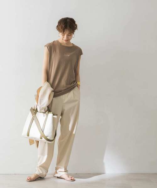 URBAN RESEARCH（アーバンリサーチ）の「『WEB限定』ロゴ刺繍フレンチスリーブTシャツ（Tシャツ/カットソー・レディース・ホワイト/チャコールグレー/モカ/ライトベージュ・FREE）」の11枚目の写真