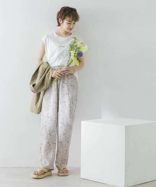 URBAN RESEARCH（アーバンリサーチ）の「『WEB限定』ロゴ刺繍フレンチスリーブTシャツ（Tシャツ/カットソー・レディース・ホワイト/チャコールグレー/モカ/ライトベージュ・FREE）」の17枚目の写真