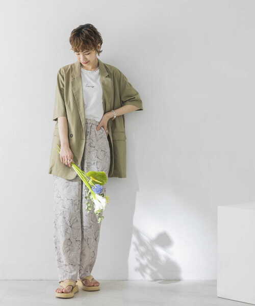 URBAN RESEARCH（アーバンリサーチ）の「『WEB限定』ロゴ刺繍フレンチスリーブTシャツ（Tシャツ/カットソー・レディース・ホワイト/チャコールグレー/モカ/ライトベージュ・FREE）」の18枚目の写真