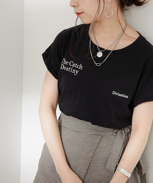 Chico（チコ）の「ロゴ刺繍チビTシャツ（Tシャツ/カットソー・レディース・ホワイト/ブラック/ピンク/ブラック系その他/ライトグリーン系/ホワイト系その他・FREE）」の4枚目の写真