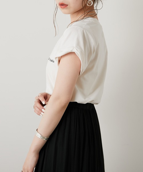 Chico（チコ）の「ロゴ刺繍チビTシャツ（Tシャツ/カットソー・レディース・ホワイト/ブラック/ピンク/ブラック系その他/ライトグリーン系/ホワイト系その他・FREE）」の20枚目の写真