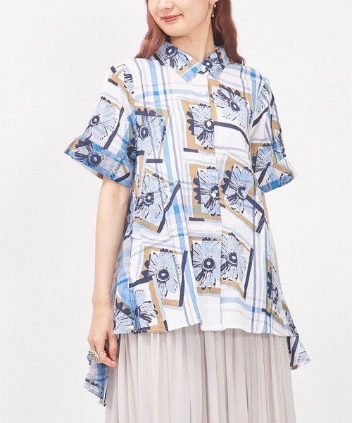 AS KNOW AS de base（アズノゥアズドゥバズ）の「先染め花スタンプＳＨＯＰ（シャツワンピース・レディース・サックスブルー/レッド・FREE）」の6枚目の写真