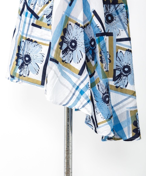 AS KNOW AS de base（アズノゥアズドゥバズ）の「先染め花スタンプＳＨＯＰ（シャツワンピース・レディース・サックスブルー/レッド・FREE）」の11枚目の写真