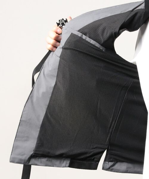 C DIEM(カルペディエム)の「C DIEM/カルペディエム/ユーティリティベスト(ベスト・メンズ・ブラック/グレー・MEDIUM/SMALL/LARGE)」の4枚目の写真