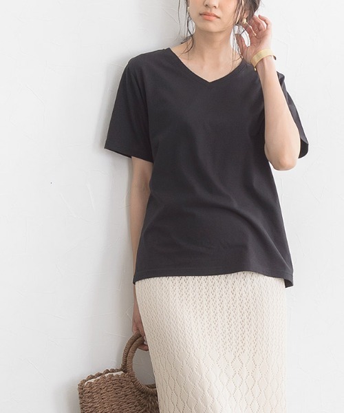 Pierrot（ピエロ）の「汗ジミ防止  選べるベーシックTシャツ（Tシャツ/カットソー・レディース・ブラック/オフホワイト/ピンク/ホワイト系その他/ブラック系その他/ベージュ系その他/ピンク系その他/グレイッシュベージュ・M/L）」の5枚目の写真