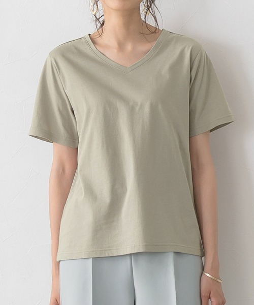 Pierrot（ピエロ）の「汗ジミ防止  選べるベーシックTシャツ（Tシャツ/カットソー・レディース・ブラック/オフホワイト/ピンク/ホワイト系その他/ブラック系その他/ベージュ系その他/ピンク系その他/グレイッシュベージュ・M/L）」の2枚目の写真