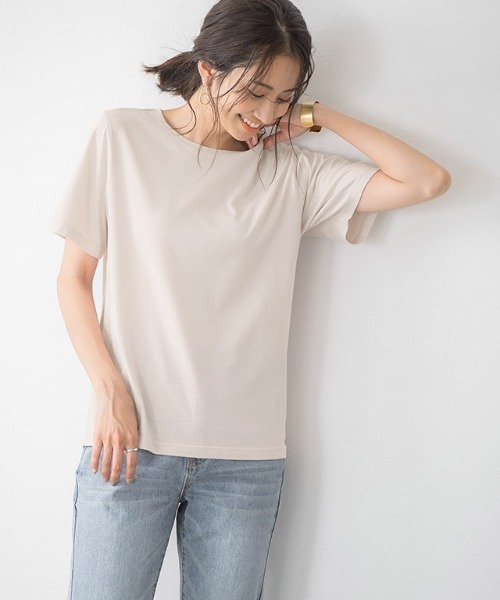 Pierrot（ピエロ）の「汗ジミ防止  選べるベーシックTシャツ（Tシャツ/カットソー・レディース・ブラック/オフホワイト/ピンク/ホワイト系その他/ブラック系その他/ベージュ系その他/ピンク系その他/グレイッシュベージュ・M/L）」の7枚目の写真