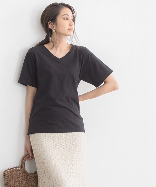 Pierrot（ピエロ）の「汗ジミ防止  選べるベーシックTシャツ（Tシャツ/カットソー・レディース・ブラック/オフホワイト/ピンク/ホワイト系その他/ブラック系その他/ベージュ系その他/ピンク系その他/グレイッシュベージュ・M/L）」の12枚目の写真