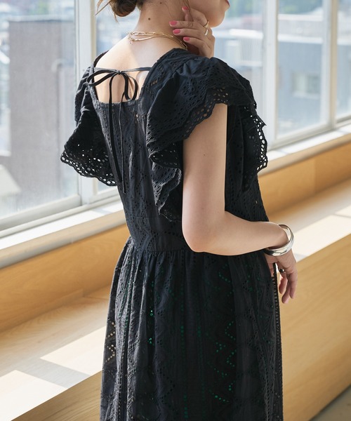 DISCOAT（ディスコート）の「生地レースフリルノースリーブワンピース（ワンピース・レディース・ブラック/イエロー・FREE）」の8枚目の写真