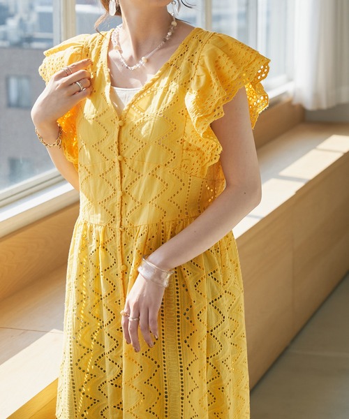 DISCOAT（ディスコート）の「生地レースフリルノースリーブワンピース（ワンピース・レディース・ブラック/イエロー・FREE）」の19枚目の写真