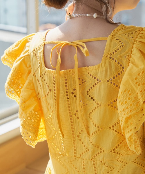 DISCOAT（ディスコート）の「生地レースフリルノースリーブワンピース（ワンピース・レディース・ブラック/イエロー・FREE）」の22枚目の写真