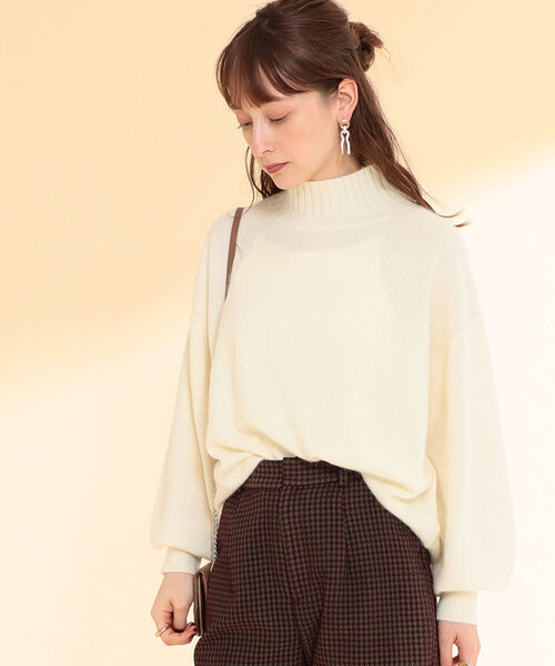 Ray BEAMS(レイビームス)の「Ray BEAMS / バルーン スリーブ タートルネック ニット(ニット/セーター・レディース・オフホワイト/グリーン系その他2/パープル系その他2・ONE SIZE)」の8枚目の写真