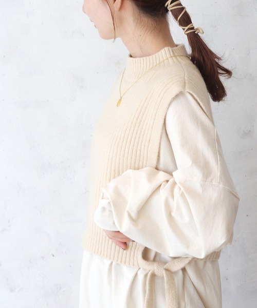 Crisp（クリスプ）の「レイヤードリブニットベスト（ベスト・レディース・ベージュ/アイボリー・FREE）」の8枚目の写真