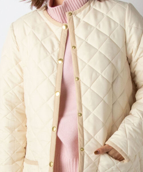 Traditional Weatherwear(トラディショナルウェザーウェア)の「【別注】【TRADITIONAL WEATHERWEAR/トラディショナル ウェザーウェア】ARKLY キルティングショートコート(ブルゾン・レディース・オフホワイト/ブラック/オリーブ・34/36)」の11枚目の写真