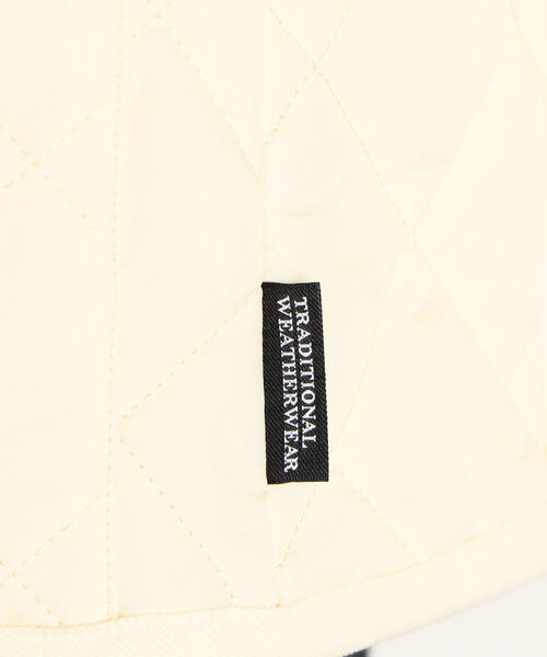 Traditional Weatherwear(トラディショナルウェザーウェア)の「【別注】【TRADITIONAL WEATHERWEAR/トラディショナル ウェザーウェア】ARKLY キルティングショートコート(ブルゾン・レディース・オフホワイト/ブラック/オリーブ・34/36)」の9枚目の写真