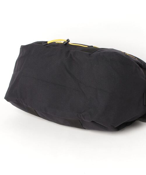 MOUNTAIN SMITH(マウンテンスミス)の「ST:MOUNTAIN SMITH TRAVEL TRUNK M(アウトドアグッズ・メンズ・ブラック・FREE)」の2枚目の写真