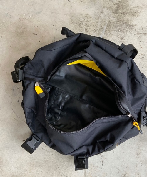 MOUNTAIN SMITH(マウンテンスミス)の「ST:MOUNTAIN SMITH TRAVEL TRUNK M(アウトドアグッズ・メンズ・ブラック・FREE)」の9枚目の写真