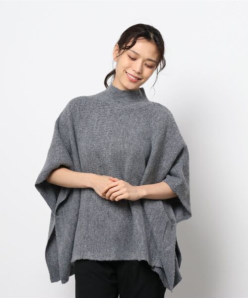 e.r.g*(イーアールジー)の「ボトルネック ニットポンチョ(ニット/セーター・レディース・ベージュ/ダークブラウン/グレー・M)」の2枚目の写真