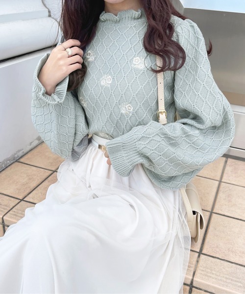 apres jour（アプレジュール）の「フラワー刺繍ニットプルオーバー【ZOZOTOWN限定アイテム】（ニット/セーター・レディース・ラベンダー/モカ/アイボリー/ブルー系その他・フリー/X-LARGE）」の4枚目の写真